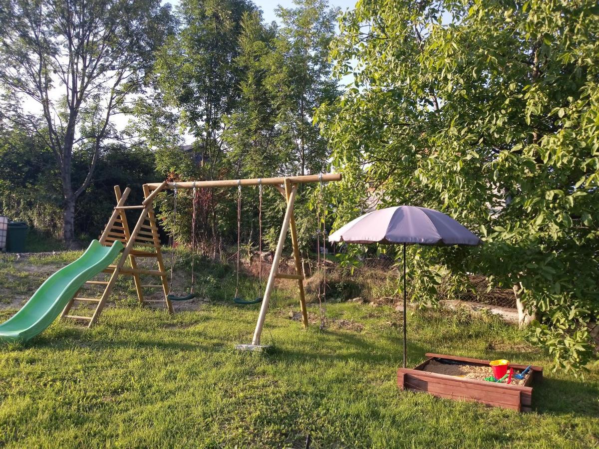 Noclegi "Marfikowe Pole" Polańczyk Exteriér fotografie